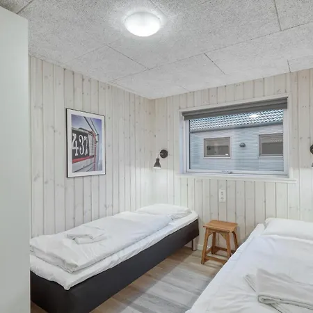 בית נופש Lovely In With Sauna *