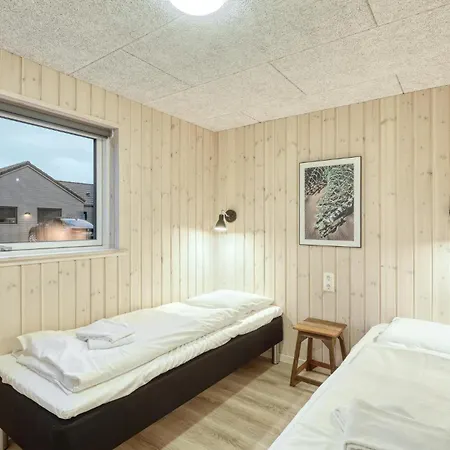 בית נופש Lovely In With Sauna