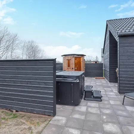 Lovely In With Sauna