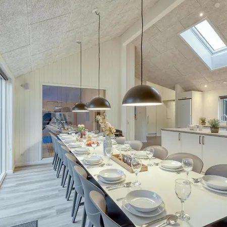 בית נופש Lovely In With Sauna *